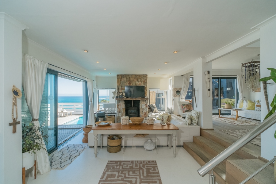 4 Bedroom Property for Sale in Misty Cliffs Western Cape